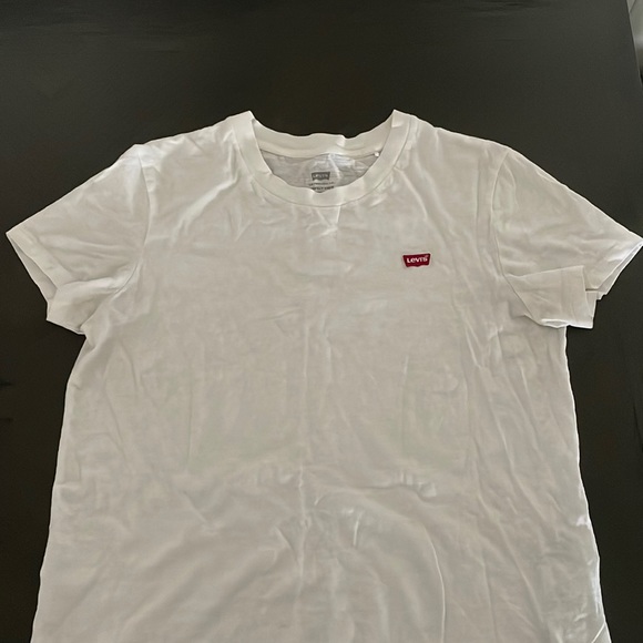 Levi’s shirt - Picture 1 of 3